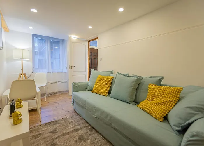 2 Bedroom Apartment In The Dob Street, Emerald