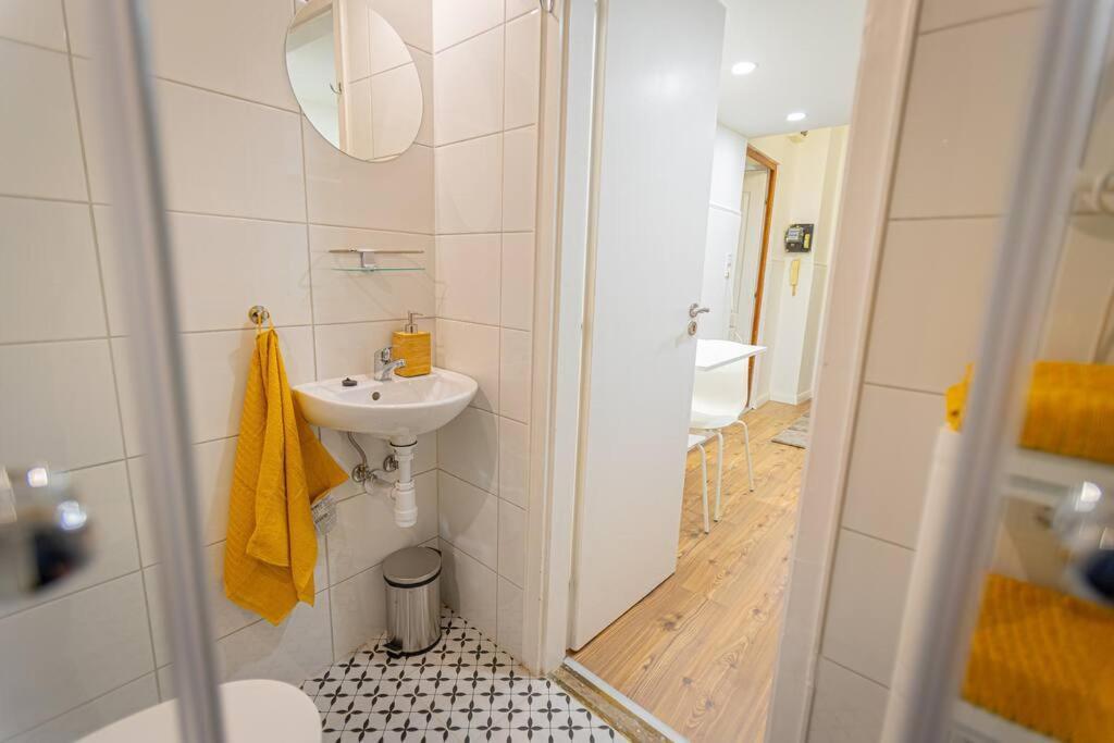 2 Bedroom In The Dob Street, Emerald Apartament